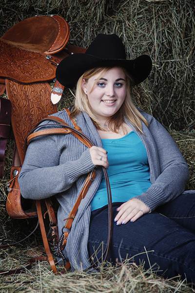 Senior Pictures Photographer - Horses Senior Pictures Photographer - Horses