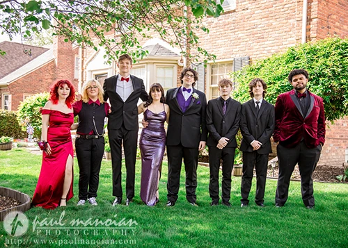 prom dress group photos 7 Prom Poses and Ideas for Memorable and Fun Photos