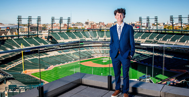 Warren Senior Pictures in Detroit